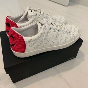 Lola Cruz Smiley Sneakers - Brand New In Box 💕